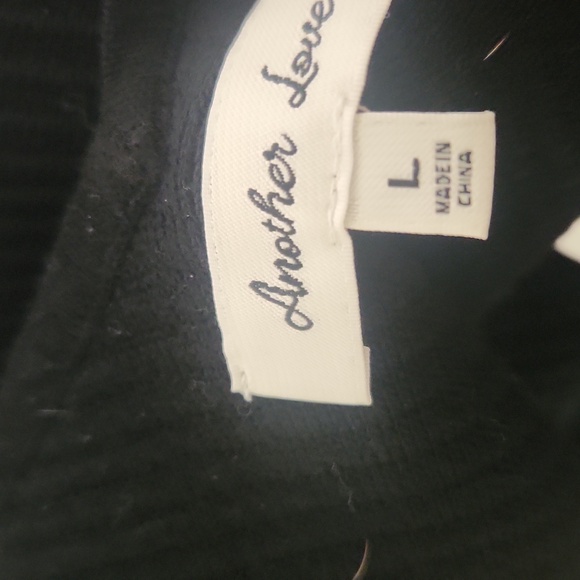 Another Love Black Double V Ribbed Top Size Large NWOT - Picture 4 of 5